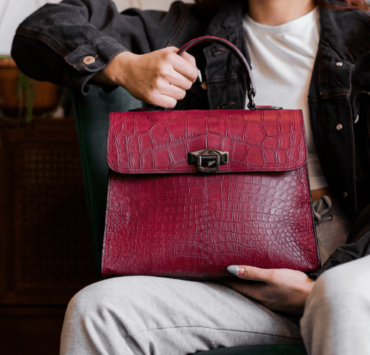 Luxury bespoke designer Ceeze to Raffle off a Custom pair of Poshmark-inspired Jordan 1s and Handbag