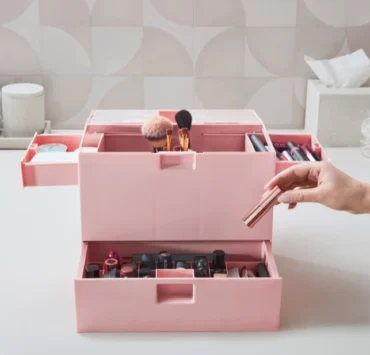 Oshen makeup care opened Pink