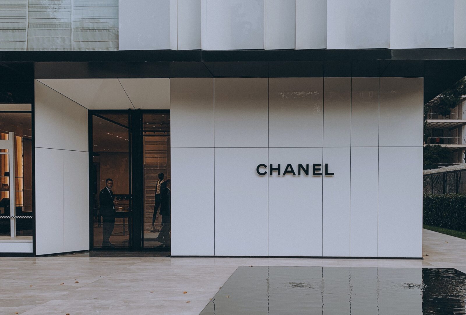 Chanel president and chief operating officer to step down