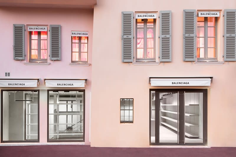 What is a Concept Store? Concept Store: Definition & Examples