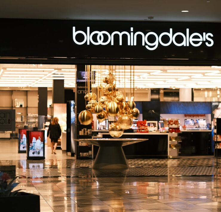 Is Bloomingdale's a high end clothing store?