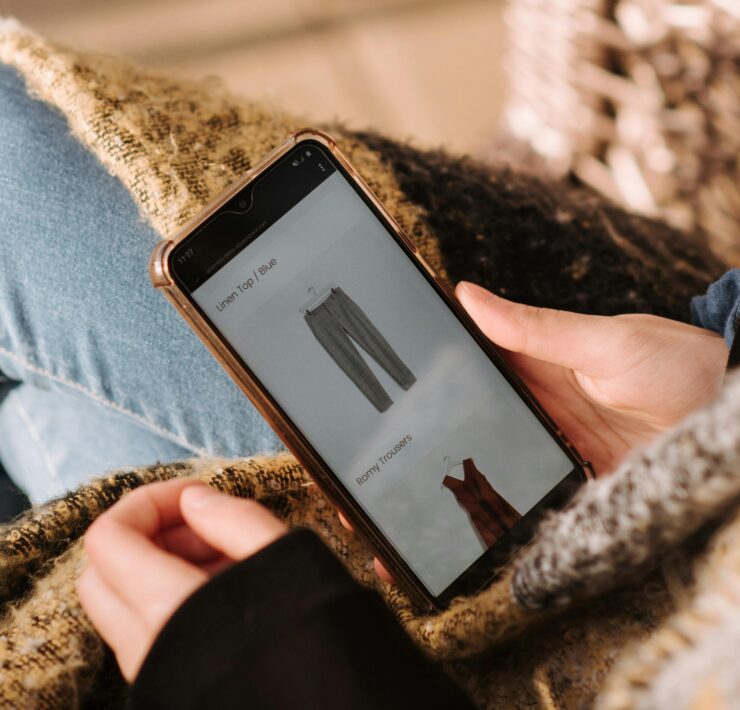 91% make online purchases using their smartphone