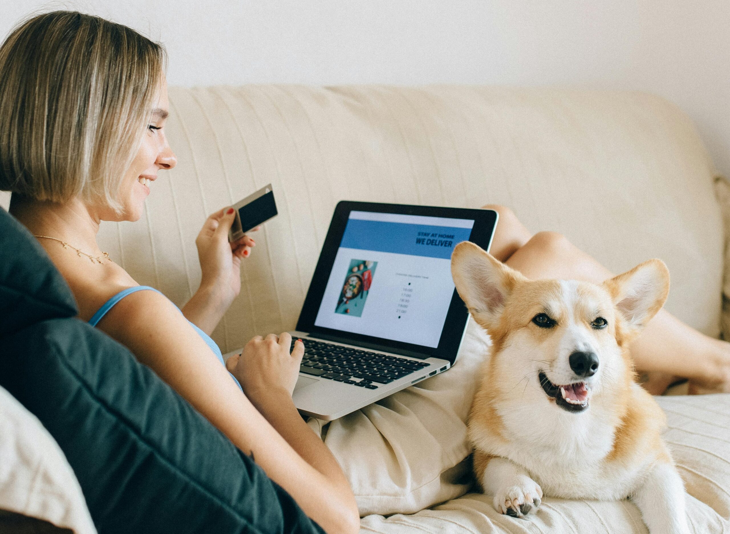 US Retail E-commerce Sales To Surpass 5 Billion Dollars