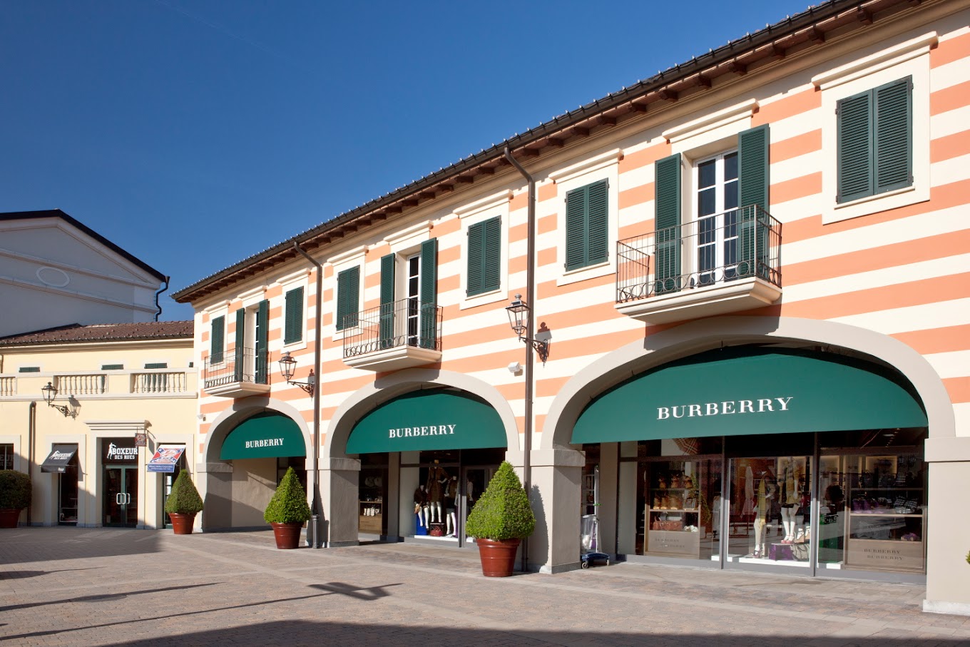 Top 5 Designer Outlet Malls Near Italy
