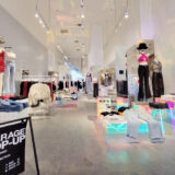 Do stores open on Sunday in Canada?