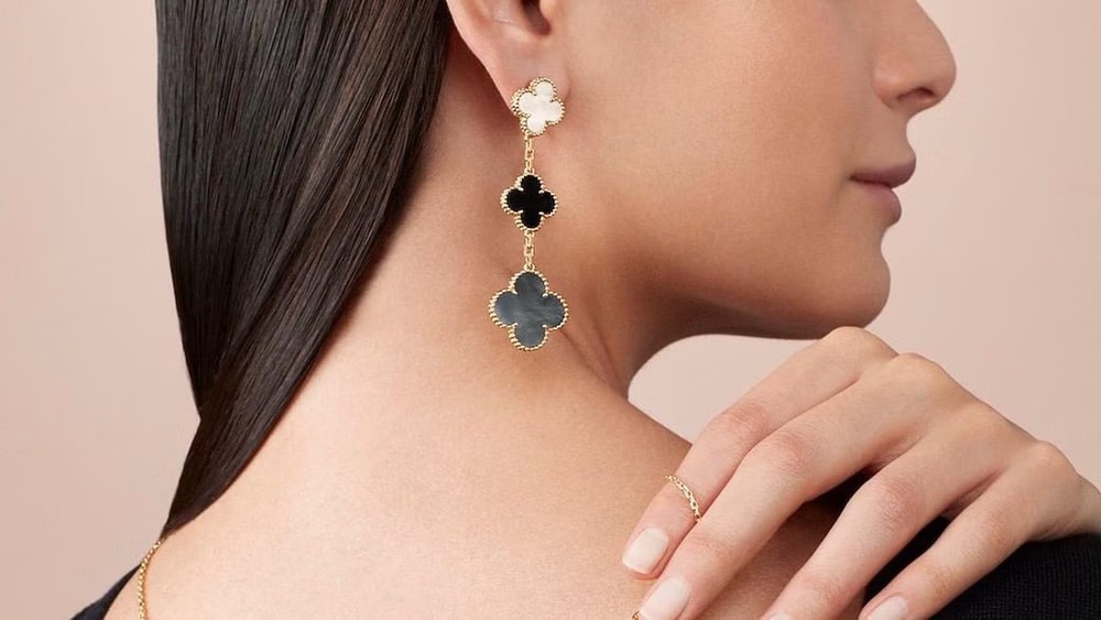 Does Van Cleef & Arpels Tarnish? (and 10 Ways To Prevent It)