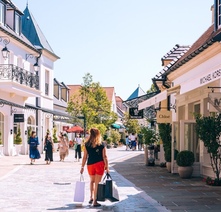 Outlet Shopping in Paris: La Vallée Village