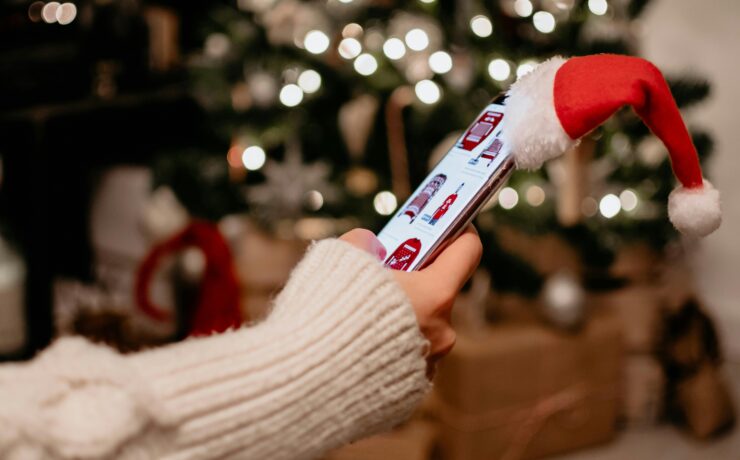 7 Tips To Avoid Scams During The Holiday Shopping Season