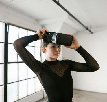 Top 10 Fashion Tech Trends to Know in 2025
