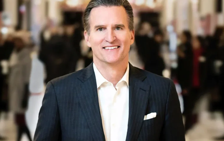 Signet Adds Ex-Macy’s Chief Jeffrey Gennette as Board Refresh Continues