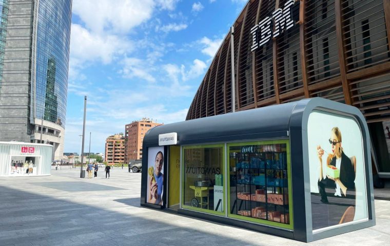 Muitomas Turns Milan’s Piazza Gae Aulenti Into a Rubik’s Cube Pop Up