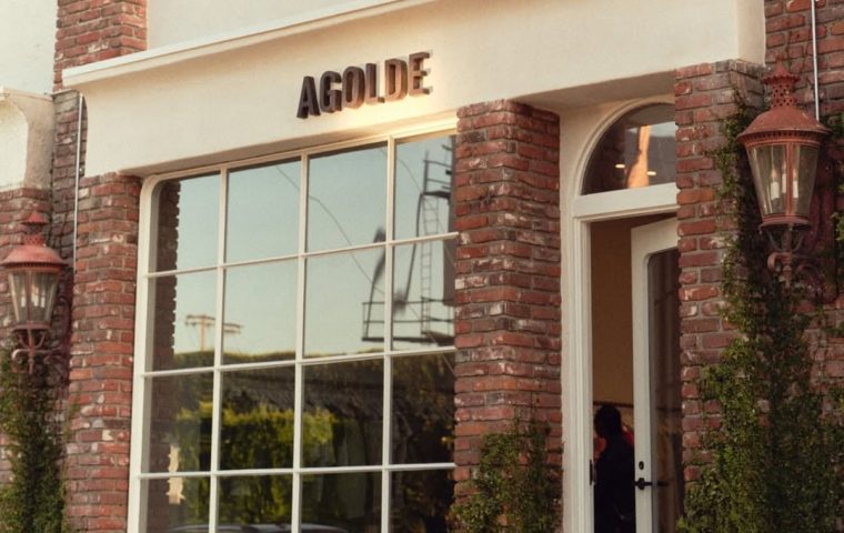 AGOLDE Opens First Gallery Like Store on Melrose Place With a Pink Marble River