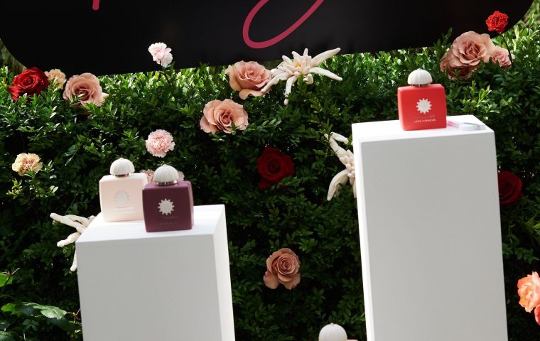 Love Hibiscus Blooms in Milan With a Secret Garden Masterclass