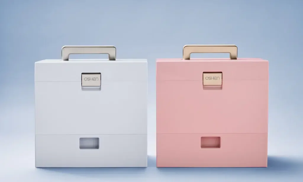 OSHEN Launches The First Ever Makeup Case Made Out of Ocean-bound Waste