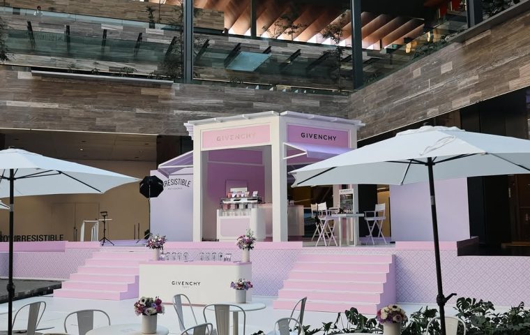 Givenchy’s Irresistible Pâtisserie Pop Up Turns Plaza Satélite Into a Pastel Scented Dessert Bar
