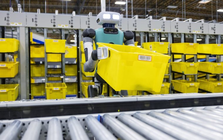Amazon Reportedly Bets on Robotics as 600,000 U.S. Jobs Risk Automation