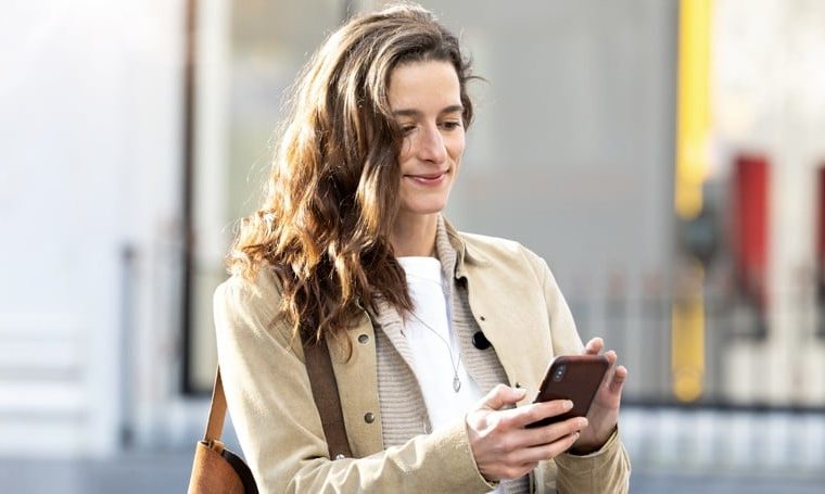The 2025 Holiday Shift Toward Digital Gifting and Tips in Numbers