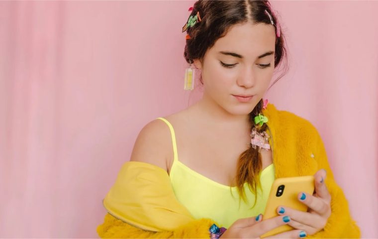 The Global Beauty Market Grew 10% in 2025 as E Commerce Outpaced in Store Sales by 6x