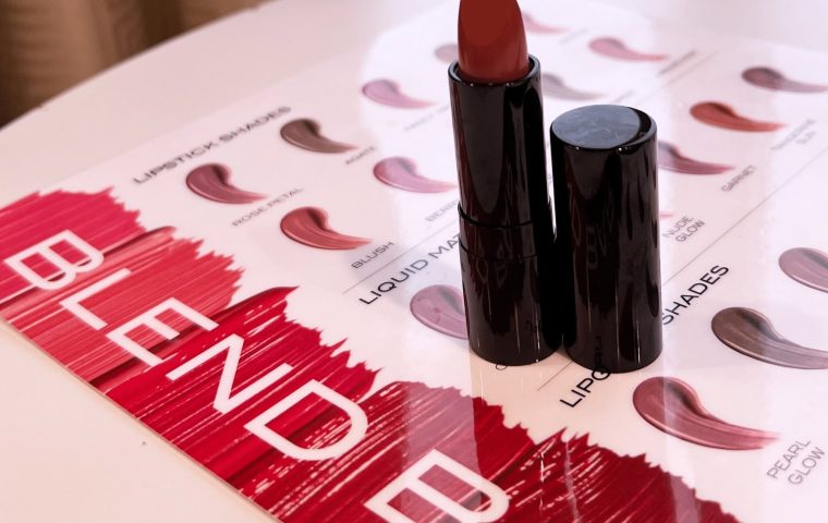 Holland America Line Makes Waves with Cruising’s First Lipstick Blending Bar as a Custom Beauty Experience at Sea