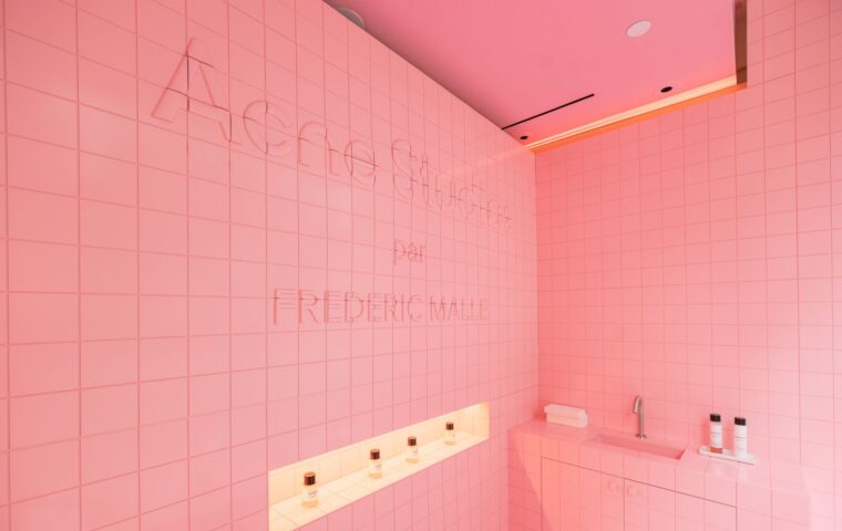Acne Studios Turns its Prince Street Boutique Into an Acne Pink Bathroom to Launch its First Frédéric Malle Body Wash
