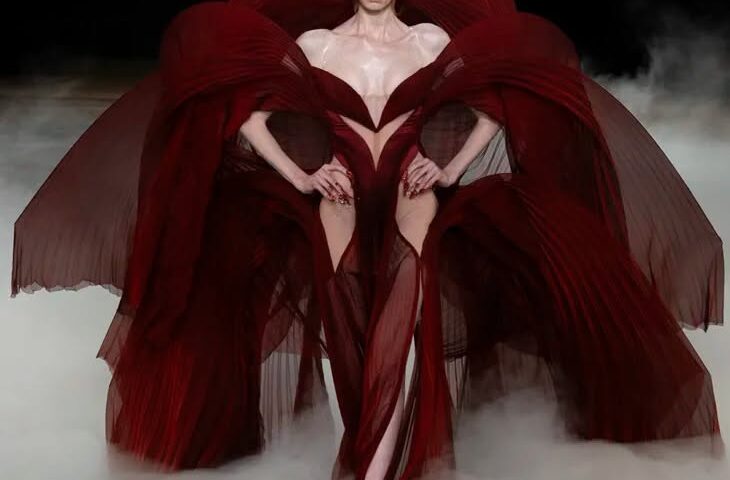 Iris Van Herpen Sonic Starquakes Turns Vibrating Stars Plasma and Galaxies Into FW26 Haute Couture