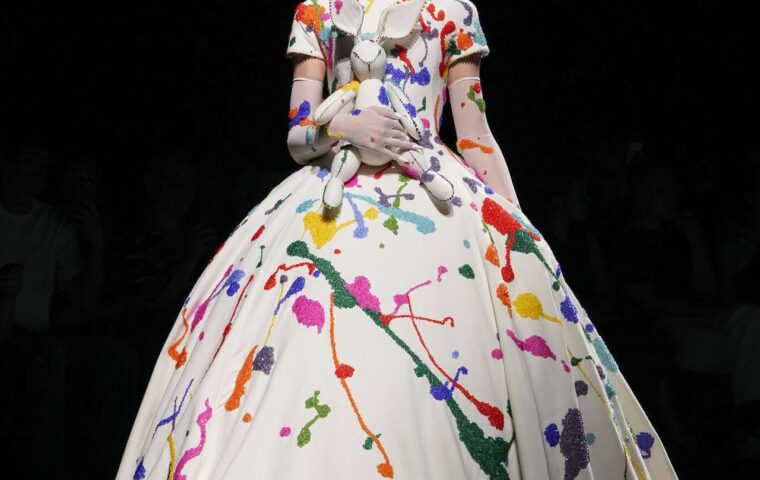 Robert Wun Fall/Winter 2026-27 Turns Paris Couture Week Into a Theatrical Runway