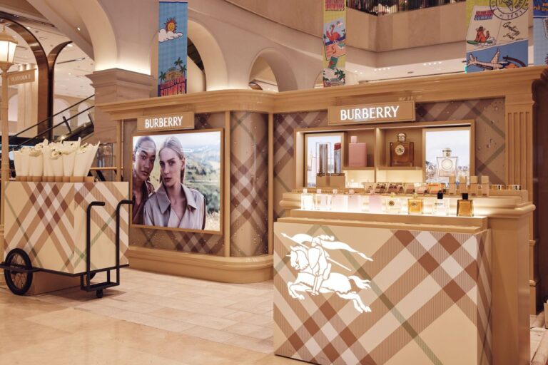 Burberry Beauty Opens a New Fragrance and Make Up Destination at Shinsegae South City