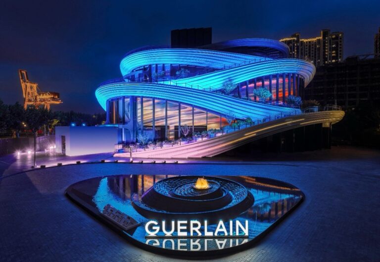 Guerlain Uses an Immersive Blue Experience to Launch L’Heure Bleue in China