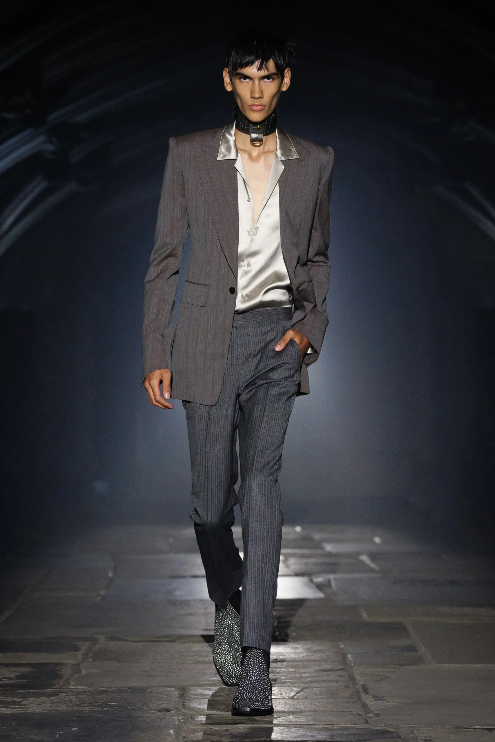 Second Alexander McQueen Spring/Summer 2027 look made with Huntsman