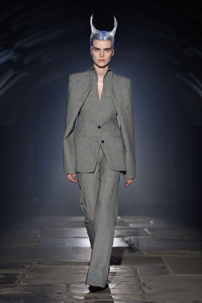 Alexander McQueen Spring/Summer 2027 runway look 09