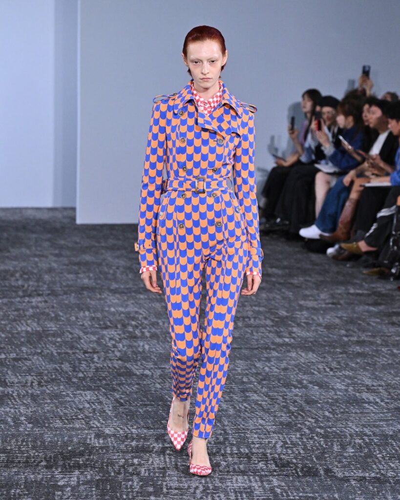 ANREALAGE Spring/Summer 2027 runway look 03