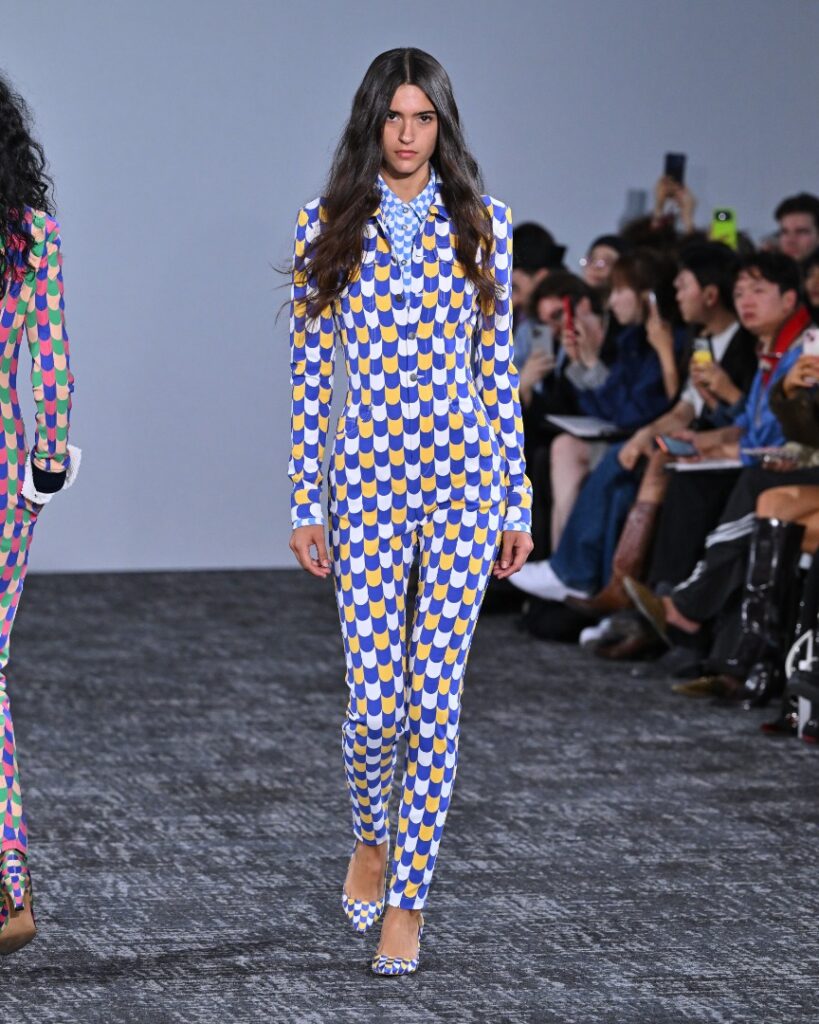 ANREALAGE Spring/Summer 2027 runway look 05