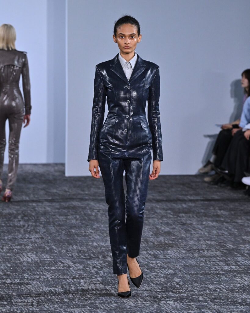 ANREALAGE Spring/Summer 2027 runway look 08