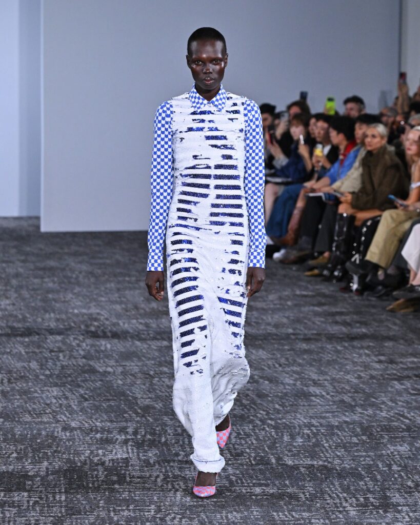 ANREALAGE Spring/Summer 2027 runway look 15
