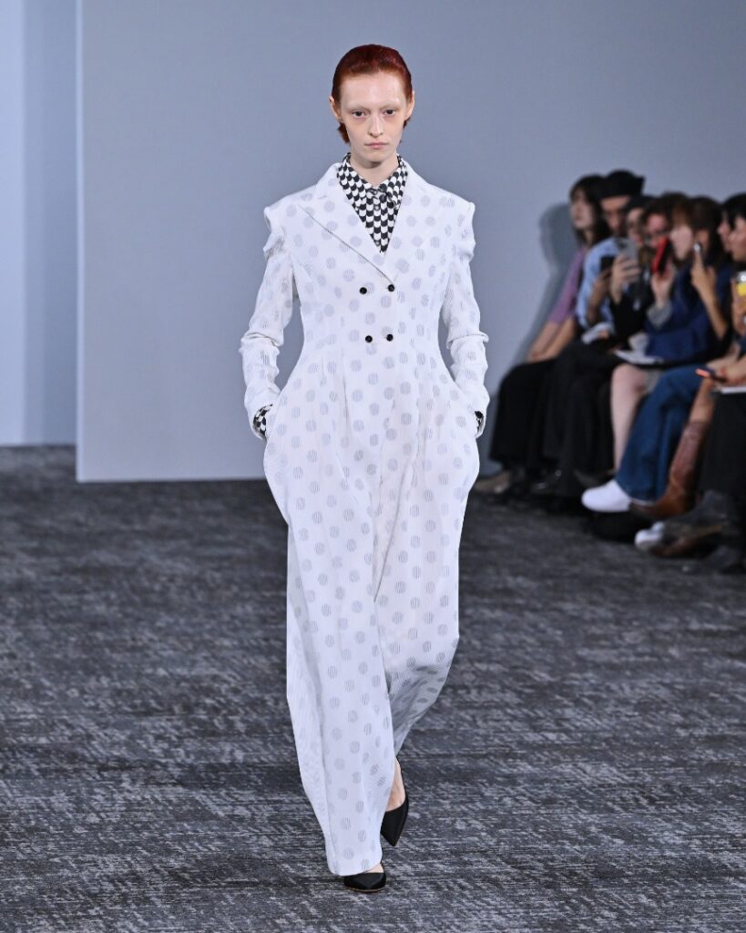 ANREALAGE Spring/Summer 2027 runway look 17