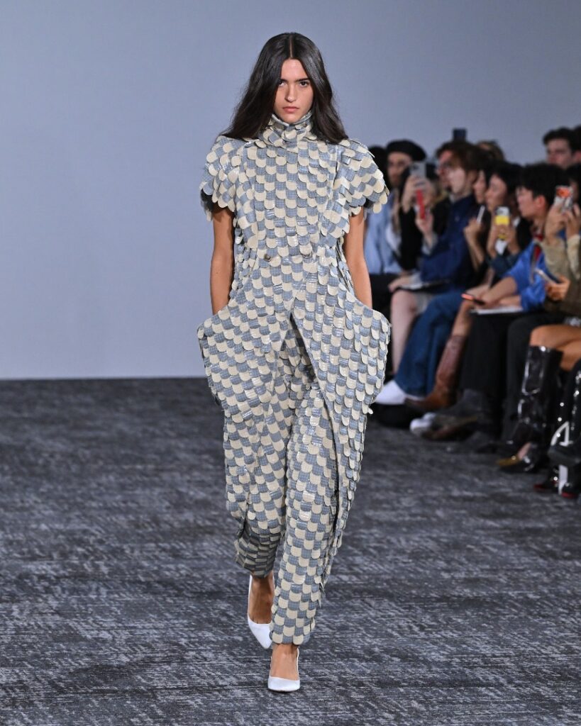 ANREALAGE Spring/Summer 2027 runway look 19