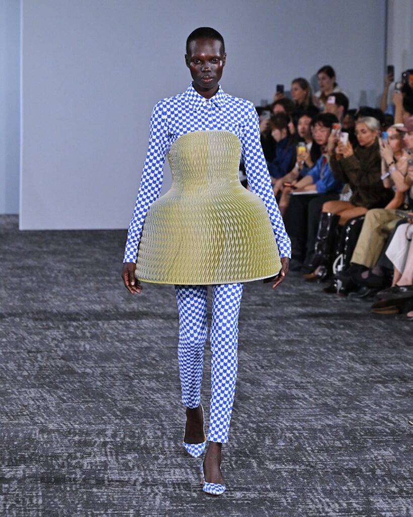ANREALAGE Spring/Summer 2027 runway look 27