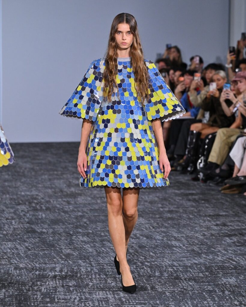 ANREALAGE Spring/Summer 2027 runway look 33