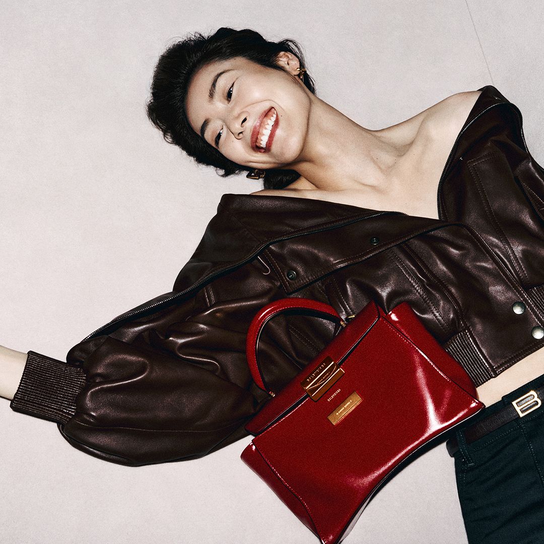 Balenciaga Hourglass Avenue campaign — image 1