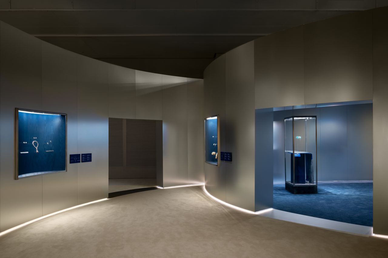 Color-focused gallery inside the Bvlgari Kaleidos exhibition