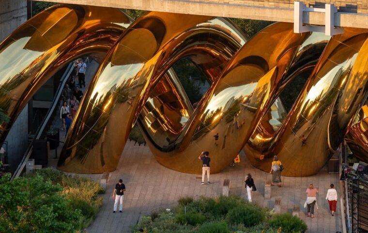 Bvlgari auruBOROS installation on New York's High Line, view 1