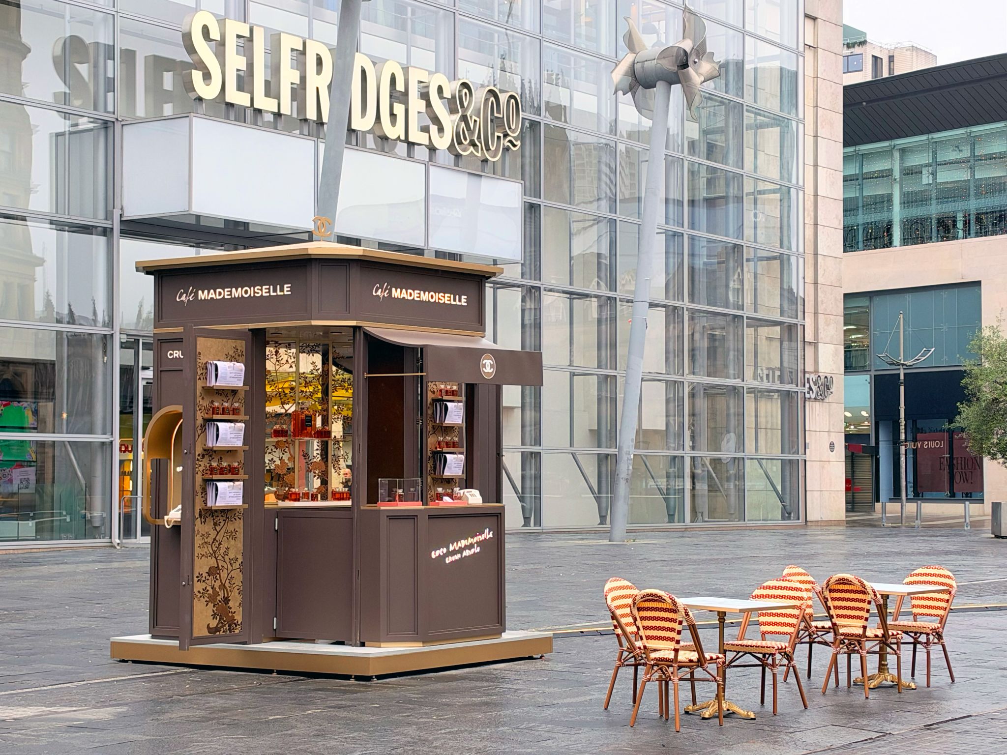 CHANEL COCO MADEMOISELLE CRUSH ABSOLU kiosk at Manchester Exchange Square