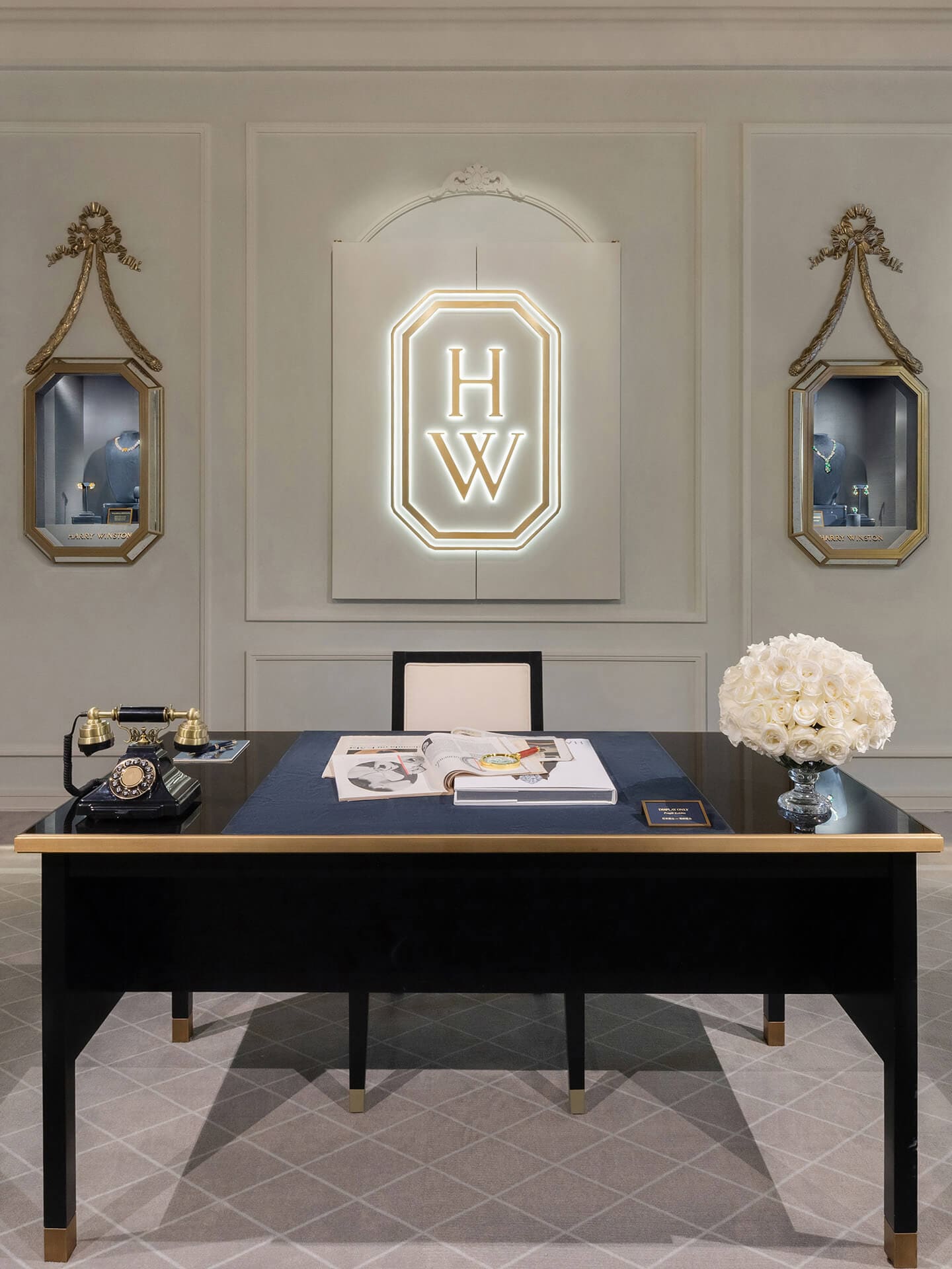 Harry Winston Rare Jewels of the World exhibition gallery in Shanghai, view 4