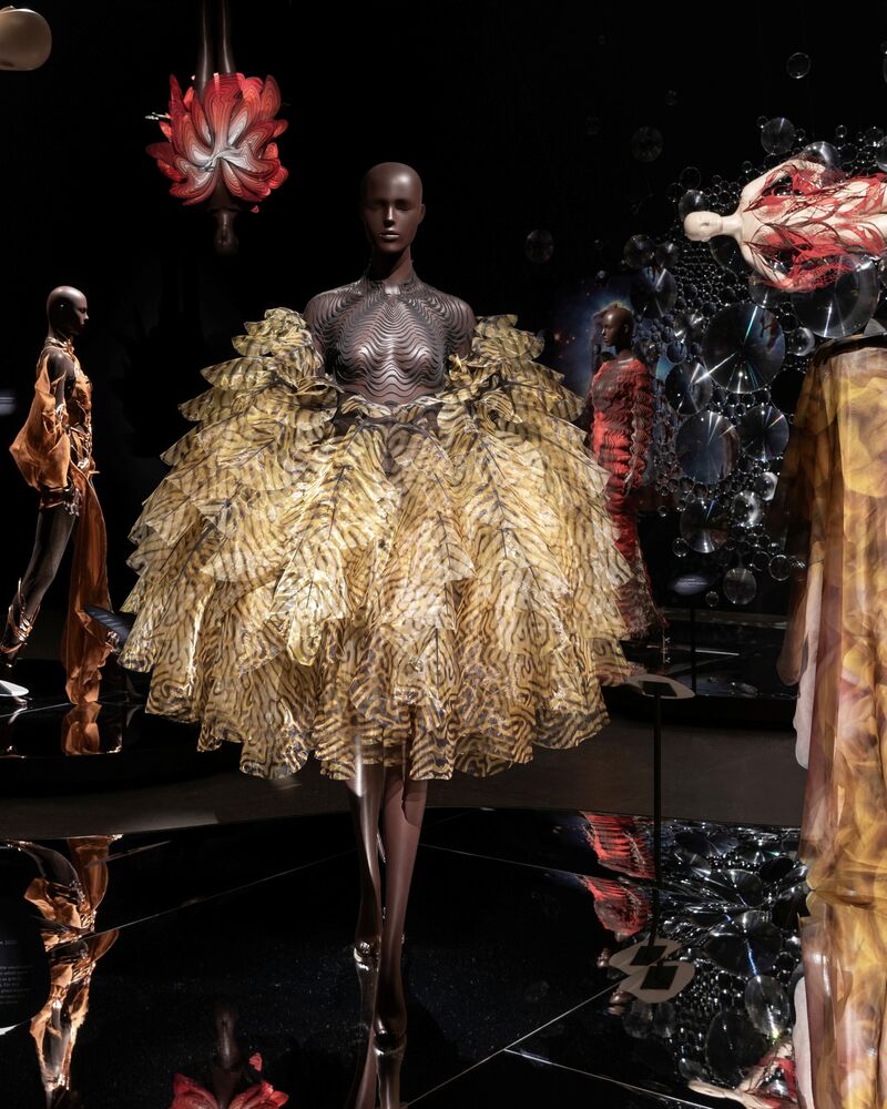 Iris van Herpen Sculpting the Senses exhibition image 4
