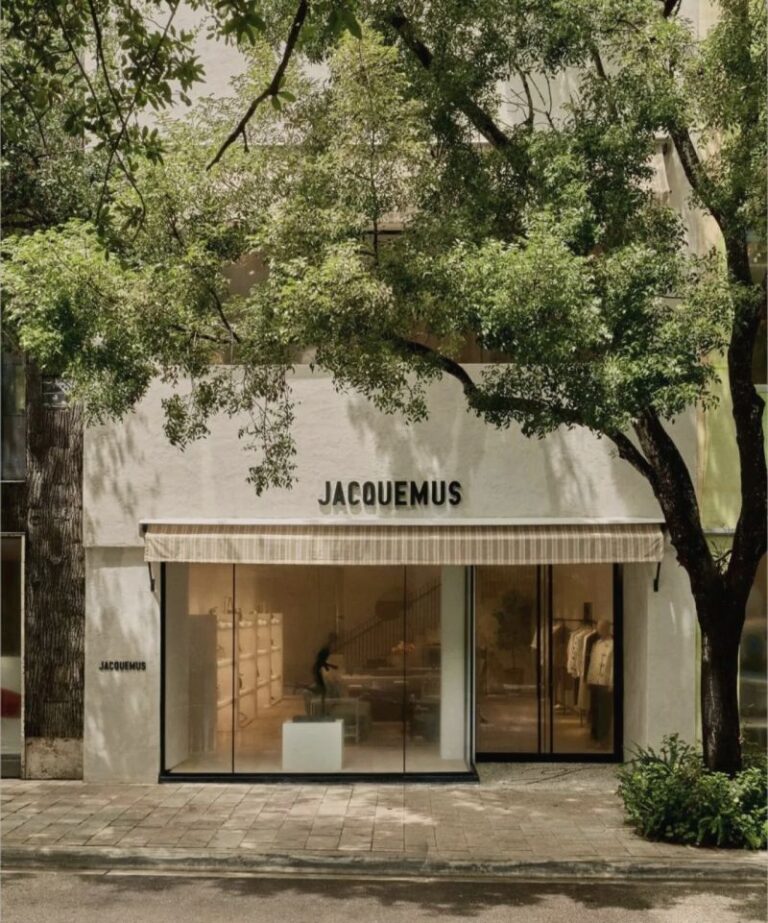 Jacquemus — Miami boutique interior and exterior — photograph 1