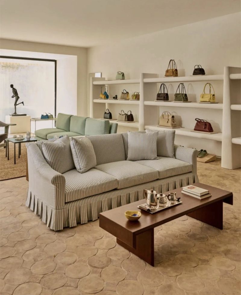 Jacquemus — Miami boutique interior and exterior — photograph 3