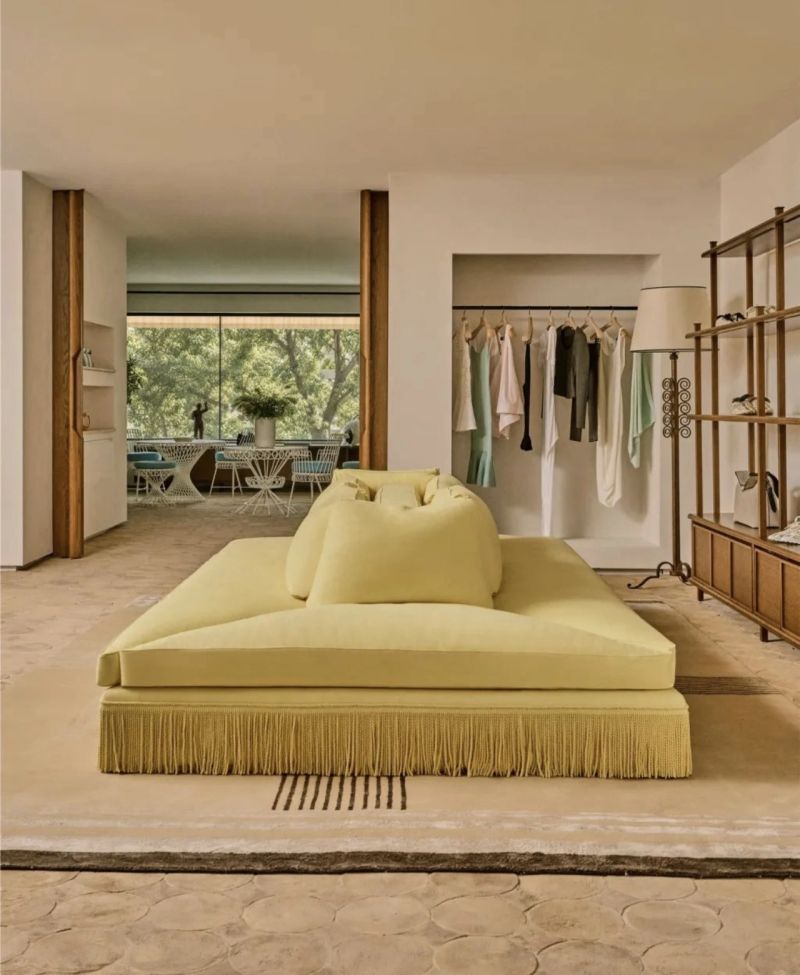 Jacquemus — Miami boutique interior and exterior — photograph 4