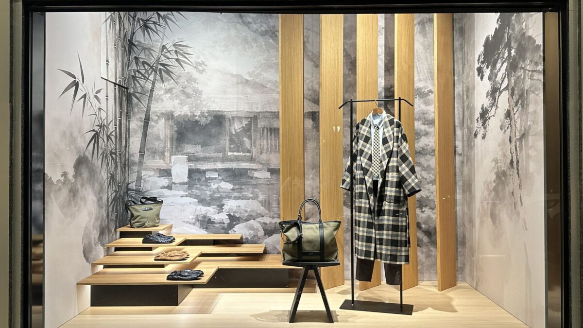 KENZO Mode: department-store visual merchandising — source image 1