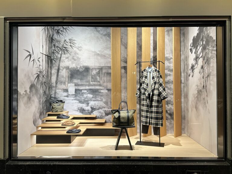 KENZO Mode: department-store visual merchandising — source image 1