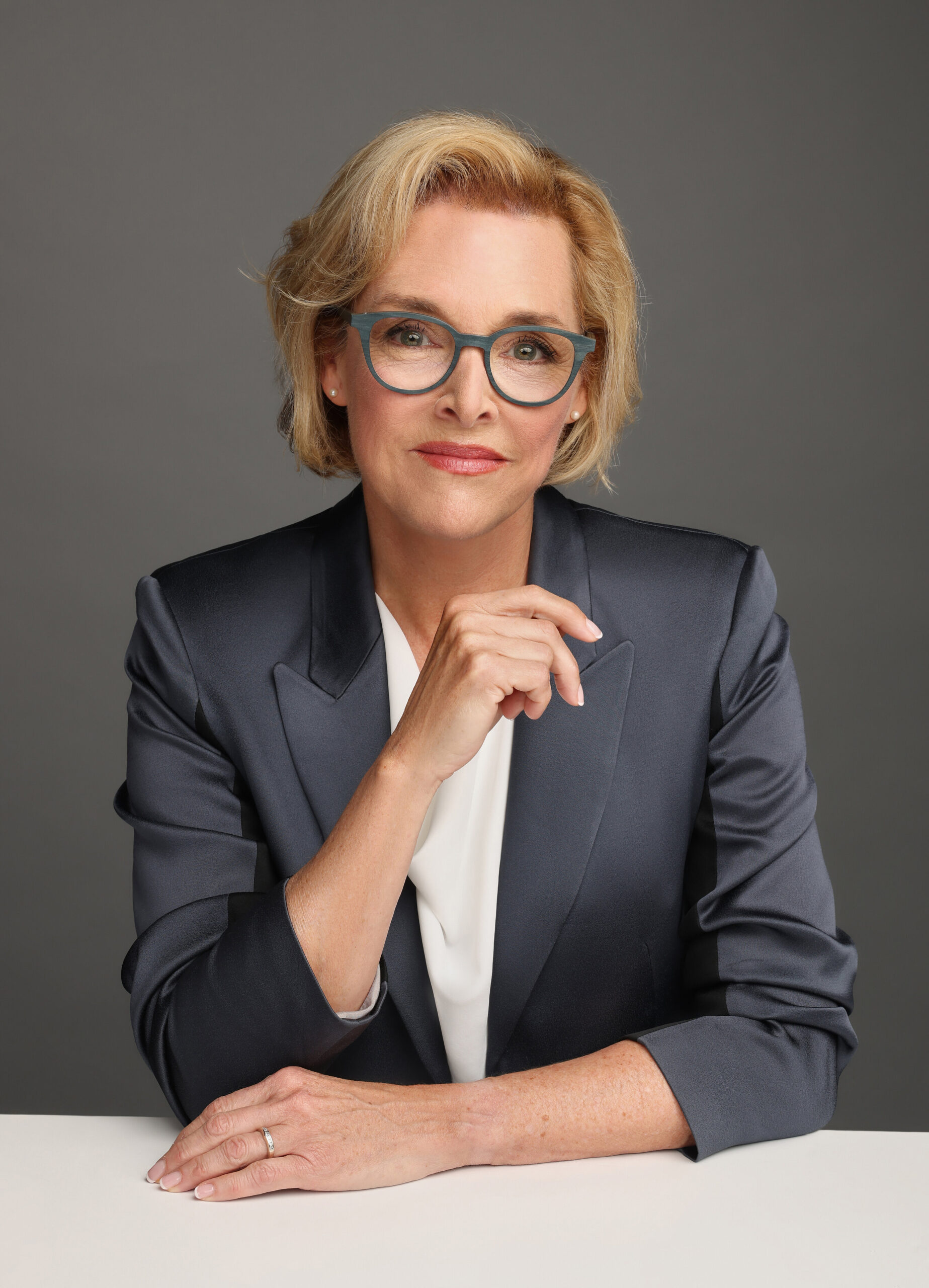 Sophie Thibault in a portrait for La Roche-Posay Canada